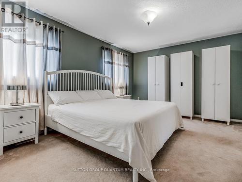 13 - 174 Highbury Drive, Hamilton, ON - Indoor Photo Showing Bedroom