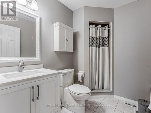 13 - 174 Highbury Drive, Hamilton, ON - Indoor Photo Showing Bathroom
