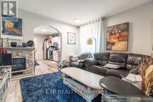 49 Paddington Avenue, London, ON - Indoor Photo Showing Living Room With Fireplace