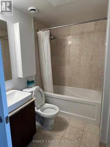 1309 - 14 York Street, Toronto, ON - Indoor Photo Showing Bathroom