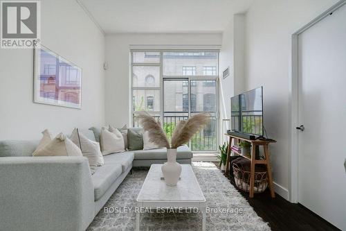 502 - 955 Queen Street W, Toronto, ON - Indoor Photo Showing Living Room