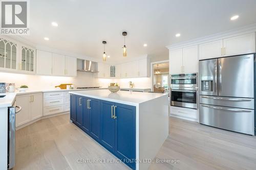 394 East Avenue, Toronto, ON - Indoor Photo Showing Kitchen With Upgraded Kitchen