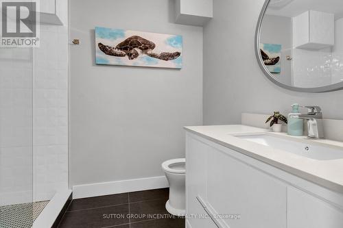 16 Crestwood Drive, Barrie, ON - Indoor Photo Showing Bathroom