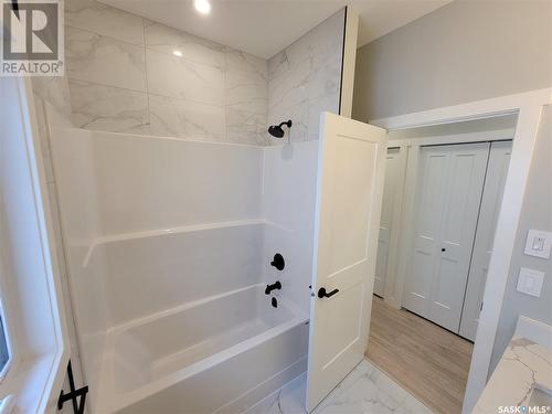 104 Thakur Street, Saskatoon, SK - Indoor Photo Showing Bathroom