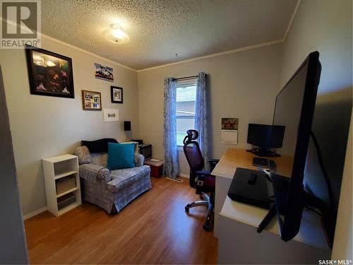 40 7Th Avenue Ne, Swift Current, SK - Indoor Photo Showing Office