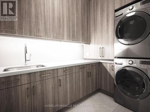 282 Tudor Avenue, Oakville, ON - Indoor Photo Showing Laundry Room