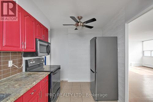 1004 - 551 The West Mall, Toronto, ON - Indoor Photo Showing Kitchen