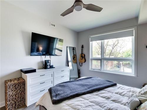 320 Plains Road E|Unit #310, Burlington, ON - Indoor Photo Showing Bedroom