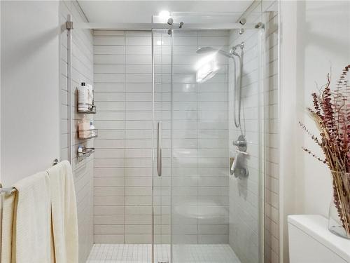 320 Plains Road E|Unit #310, Burlington, ON - Indoor Photo Showing Bathroom
