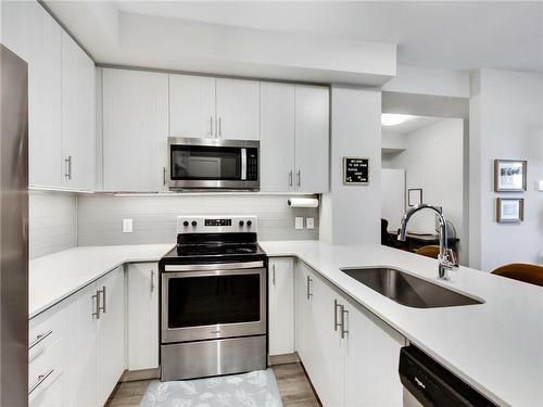 320 Plains Road E|Unit #310, Burlington, ON - Indoor Photo Showing Kitchen