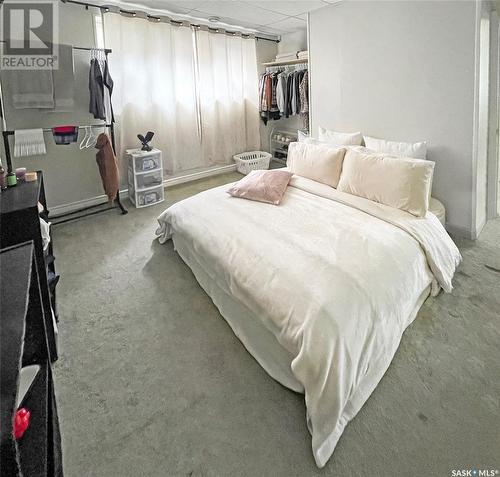 314 10Th Avenue Nw, Swift Current, SK - Indoor Photo Showing Bedroom