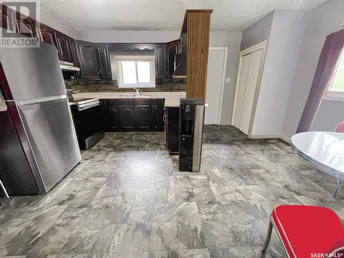 314 10Th Avenue Nw, Swift Current, SK - Indoor Photo Showing Kitchen