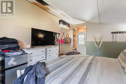114 - 529 Old Highway 2, Quinte West, ON - Indoor Photo Showing Bedroom