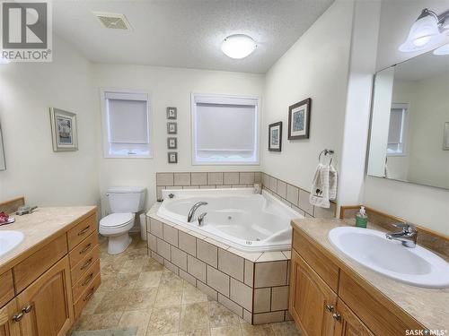 225 3Rd Street, North Weyburn, SK - Indoor Photo Showing Bathroom