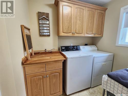 225 3Rd Street, North Weyburn, SK - Indoor Photo Showing Laundry Room