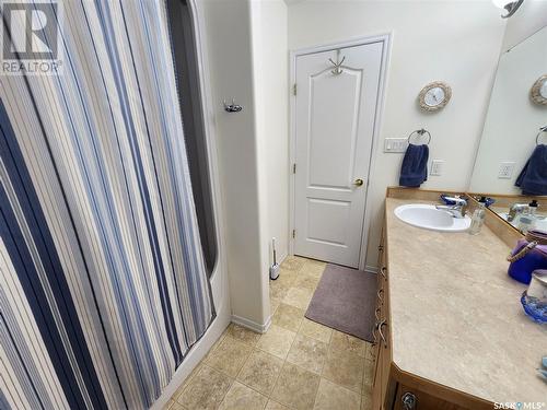 225 3Rd Street, North Weyburn, SK - Indoor Photo Showing Bathroom