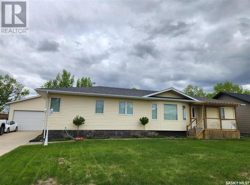 225 3Rd Street, North Weyburn, SK - Outdoor