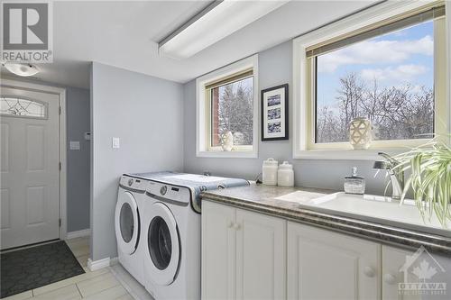 1700 Lakeshore Drive, Greely, ON - Indoor Photo Showing Laundry Room