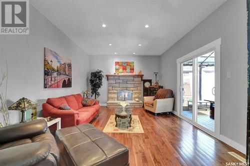 83 Noonan Road, Regina, SK - Indoor Photo Showing Living Room