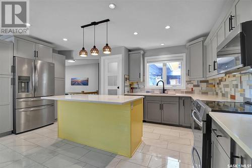 83 Noonan Road, Regina, SK - Indoor Photo Showing Kitchen With Upgraded Kitchen