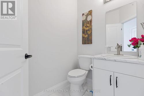 62 Cash Crescent, Ingersoll, ON - Indoor Photo Showing Bathroom