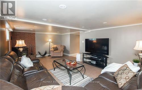 156 Ridge Street, Hamilton, ON - Indoor Photo Showing Living Room