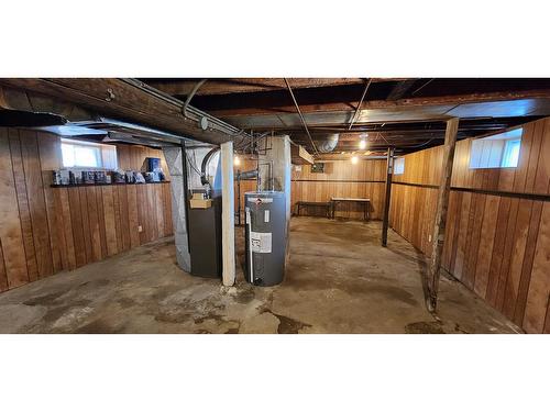 1235 Second Avenue, Trail, BC - Indoor Photo Showing Basement