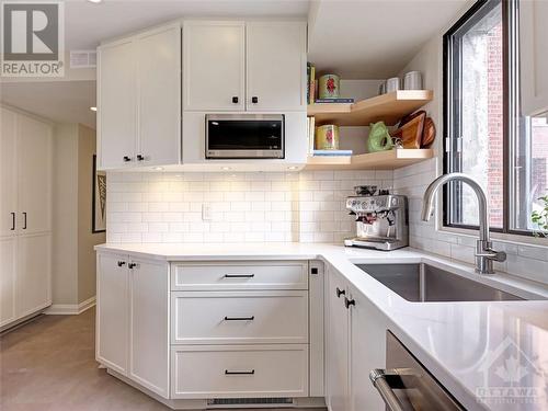 50 Emmerson Avenue Unit#206, Ottawa, ON - Indoor Photo Showing Kitchen With Upgraded Kitchen