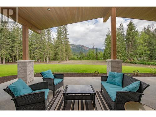 50 Foxwood Road, Grindrod, BC - Outdoor With Deck Patio Veranda With Backyard