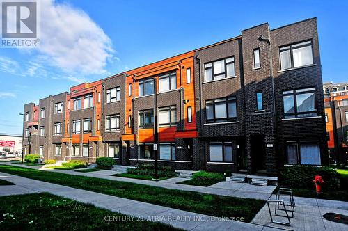 96 - 370 D Red Maple Road, Richmond Hill, ON - Outdoor With Facade