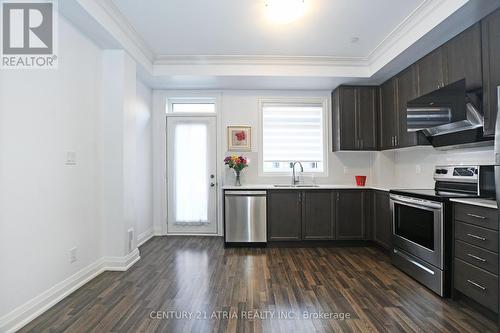 96 - 370 D Red Maple Road, Richmond Hill, ON - Indoor Photo Showing Kitchen