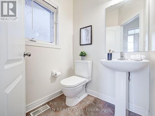 42 Corwin Drive, Bradford West Gwillimbury, ON - Indoor Photo Showing Bathroom