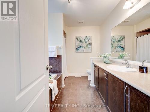 42 Corwin Drive, Bradford West Gwillimbury, ON - Indoor Photo Showing Bathroom