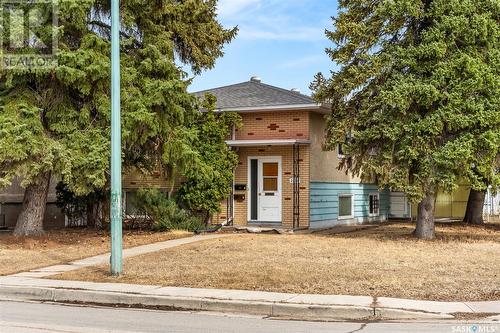 2077 Atkinson Street, Regina, SK - Outdoor