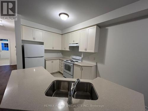 43 Donald Stewart Road, Brampton, ON - Indoor Photo Showing Kitchen