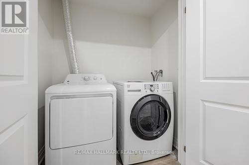 37 Hatherley Road, Toronto, ON - Indoor Photo Showing Laundry Room