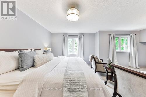 1576 Clarkson Road N, Mississauga, ON - Indoor Photo Showing Bedroom