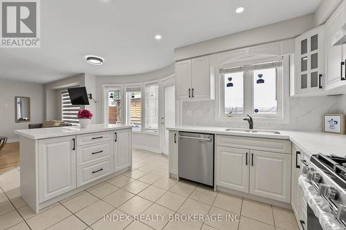 141 Sunny Meadow Boulevard, Brampton, ON - Indoor Photo Showing Kitchen With Double Sink With Upgraded Kitchen