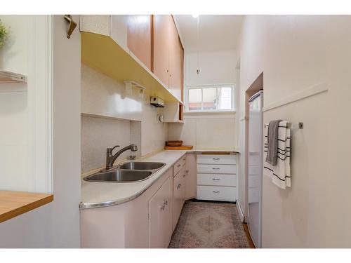 1685 Third Avenue, Rossland, BC - Indoor Photo Showing Kitchen With Double Sink