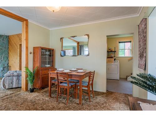 1685 Third Avenue, Rossland, BC - Indoor Photo Showing Dining Room