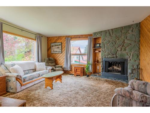 1685 Third Avenue, Rossland, BC - Indoor Photo Showing Living Room With Fireplace