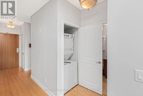 304 - 88 Broadway Avenue, Toronto, ON - Indoor Photo Showing Laundry Room