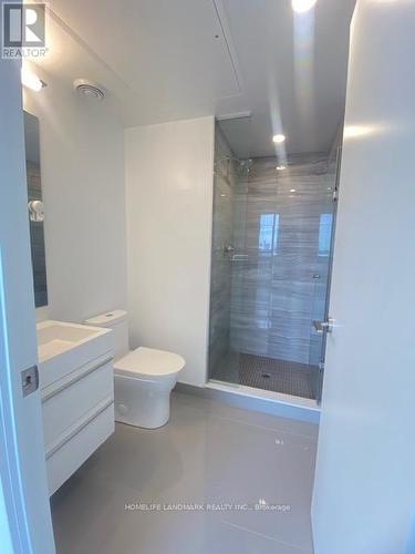 2605 - 39 Roehampton Avenue, Toronto, ON - Indoor Photo Showing Bathroom