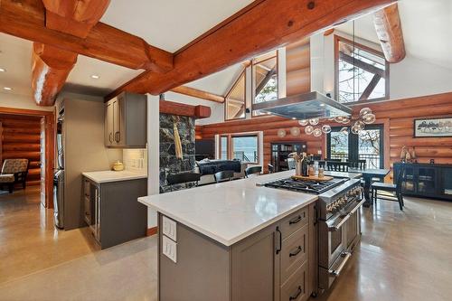 4704 Twin Bays Rd, Fletcher Creek, BC - Indoor Photo Showing Kitchen
