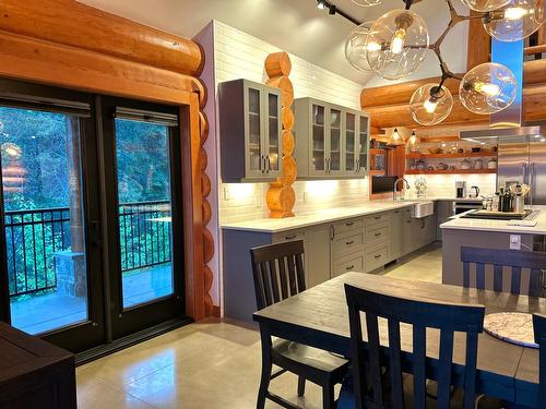 4704 Twin Bays Rd, Fletcher Creek, BC - Indoor Photo Showing Dining Room