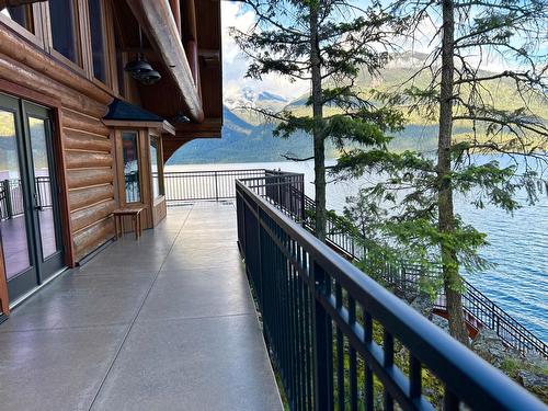 4704 Twin Bays Rd, Fletcher Creek, BC - Outdoor With Body Of Water