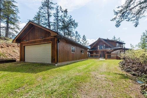 4704 Twin Bays Rd, Fletcher Creek, BC - Outdoor With Exterior