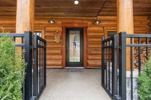 4704 Twin Bays Rd, Fletcher Creek, BC - Outdoor With Exterior