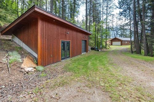 4704 Twin Bays Rd, Fletcher Creek, BC - Outdoor With Exterior