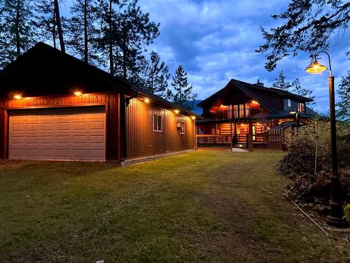 4704 Twin Bays Rd, Fletcher Creek, BC - Outdoor With Deck Patio Veranda